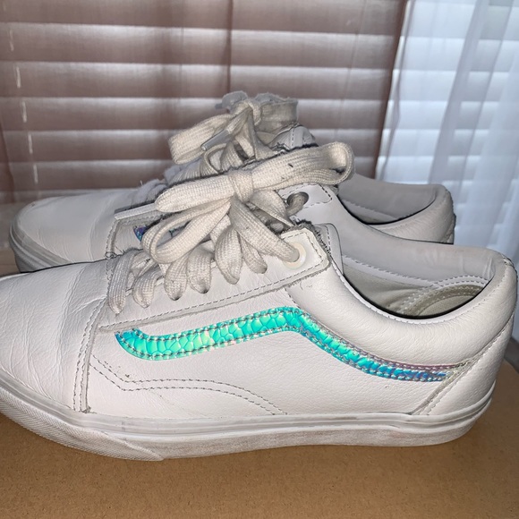 Women’s 7 White Old Skool Vans - Picture 4 of 5